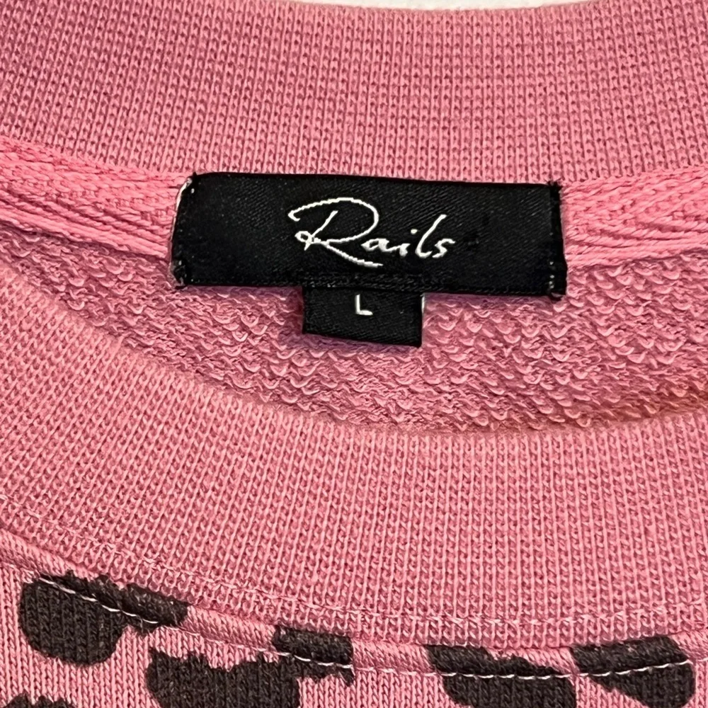 #168 RAILS PINK ANIMAL PRINT CREWNECK SWEATSHIRT SIZE LARGE